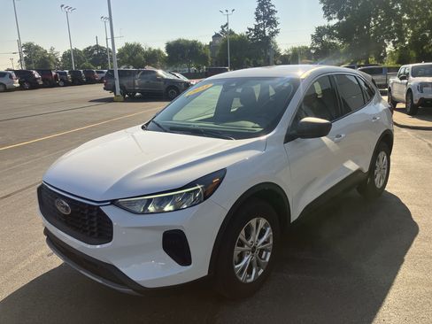 Used 2023 Ford Escape Active AWD/4WD image 3