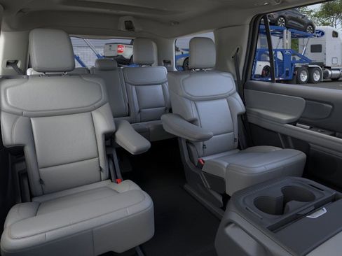 New 2025 Ford Expedition Active image 11