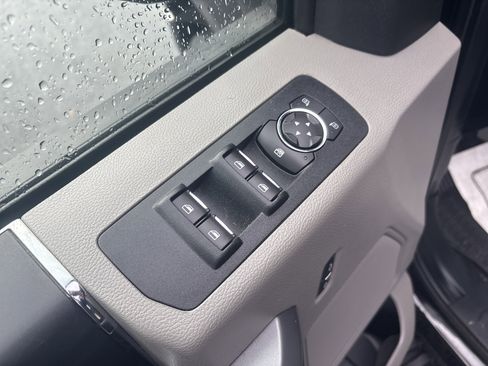 Used 2020 Ford F150 XLT w/ Equipment Group 302A Luxury image 17