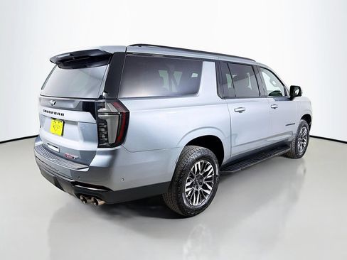 Used 2026 Chevrolet Suburban RST w/ Comfort Package AWD/4WD image 6