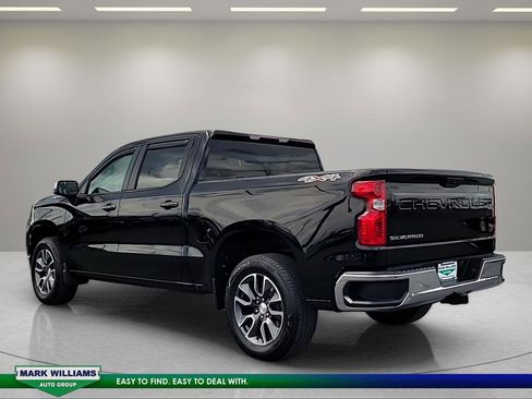 Used 2024 Chevrolet Silverado 1500 LT AWD/4WD image 6