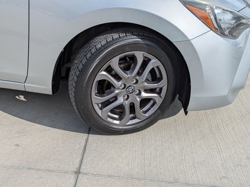 Used 2020 Toyota Yaris LE image 7