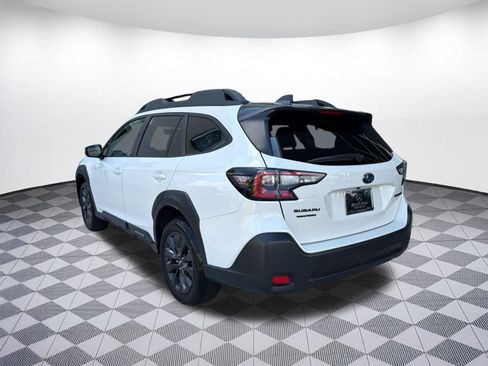 Used 2025 Subaru Outback Onyx Edition AWD/4WD image 3