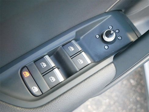 Used 2018 Audi Q5 2.0T Premium Plus w/ Premium Plus Package image 13