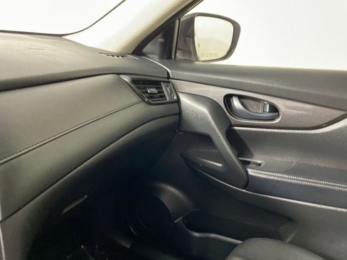 Used 2020 Nissan Rogue S image 21