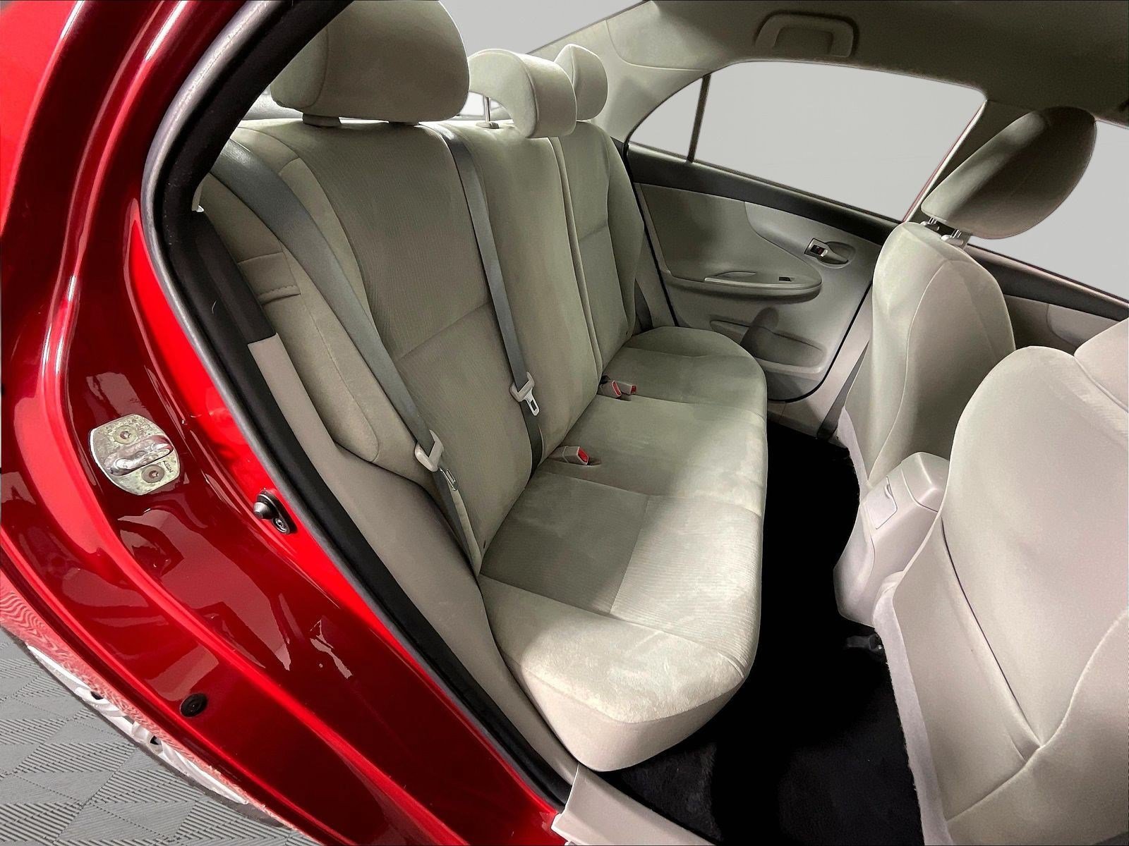 Used 2013 Toyota Corolla LE FWD image 22