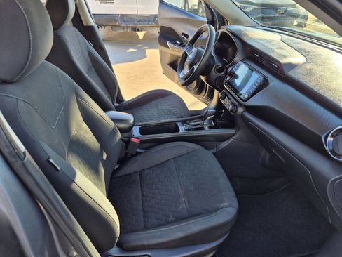 Used 2021 Nissan Kicks SV image 17