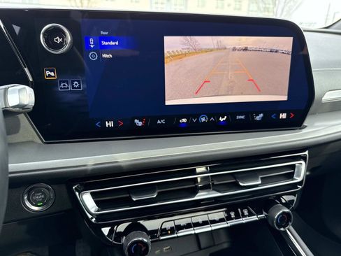 New 2026 Chevrolet Traverse LT w/ Sun and Wheel Package image 5