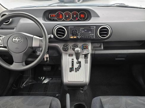 Used 2012 Scion xB FWD image 18
