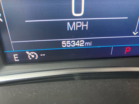 Used 2024 GMC Terrain SLE FWD image 16