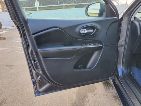 Certified 2022 Jeep Cherokee Trailhawk image 8