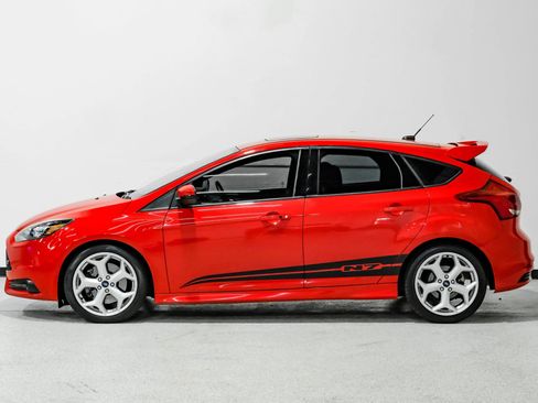 Used 2013 Ford Focus ST FWD image 9