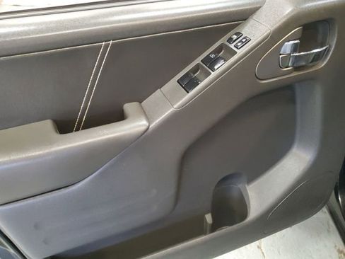 Used 2019 Nissan Frontier PRO-4X image 11