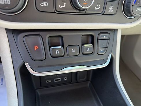 Used 2019 GMC Terrain Denali w/ Comfort Package AWD/4WD image 16