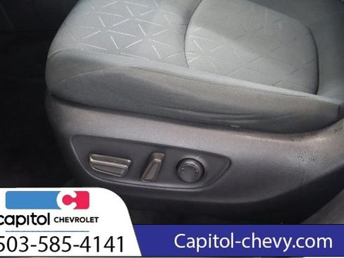 Used 2020 Toyota RAV4 XLE w/ Carpet Mat Package AWD/4WD image 13
