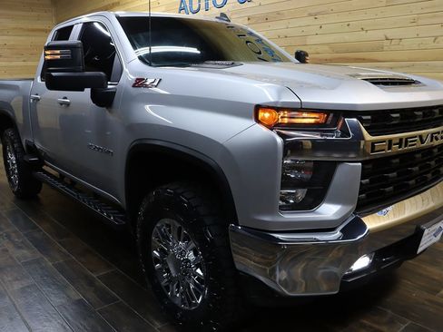 Used 2023 Chevrolet Silverado 2500 LT w/ Convenience Package AWD/4WD image 2