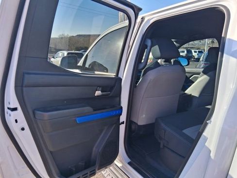 Certified 2025 Toyota Tacoma TRD Off-Road image 5