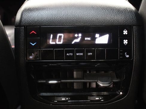 Used 2021 Jeep Grand Cherokee L Limited RWD image 33