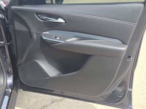 Used 2023 Cadillac XT4 Premium Luxury image 9