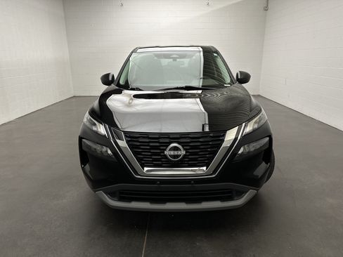 Used 2023 Nissan Rogue S AWD/4WD image 3