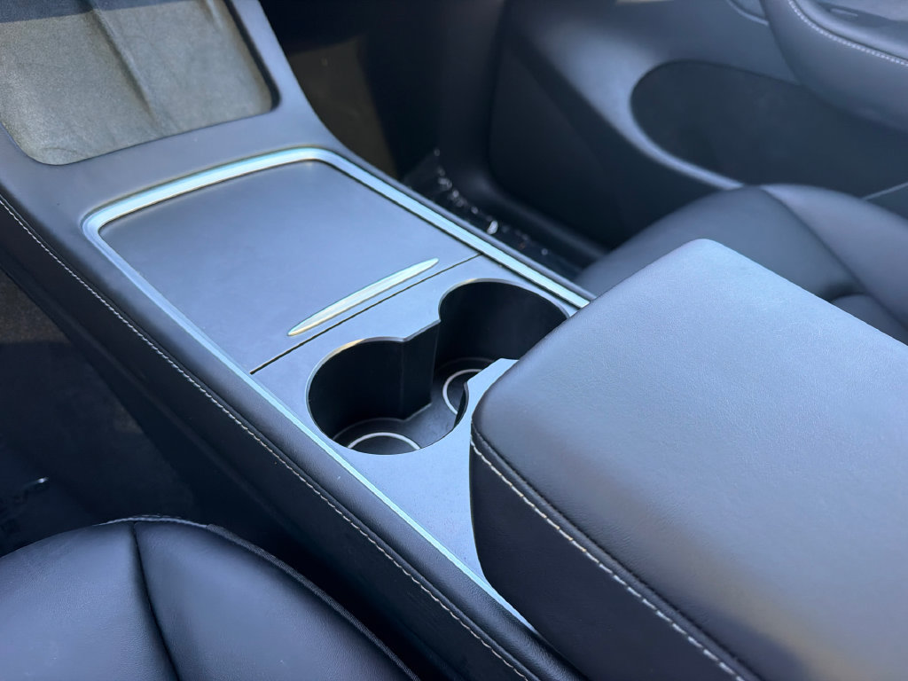Used 2024 Tesla Model Y Long Range AWD/4WD image 26