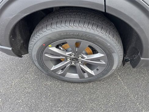 New 2026 Ford Explorer Active w/ Active Comfort Package image 13