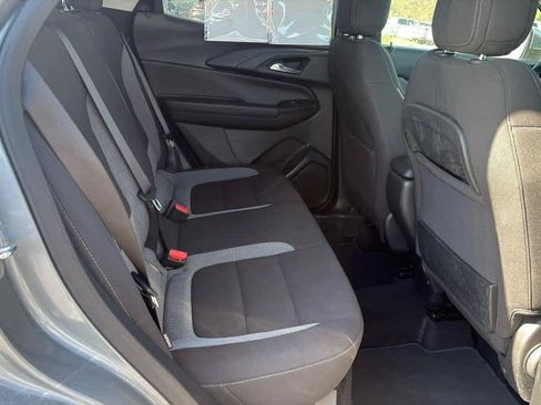 Used 2025 Chevrolet TrailBlazer LT AWD/4WD image 25