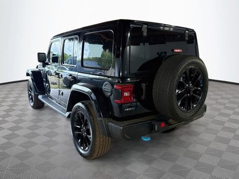 Used 2022 Jeep Wrangler Unlimited Sahara AWD/4WD image 8
