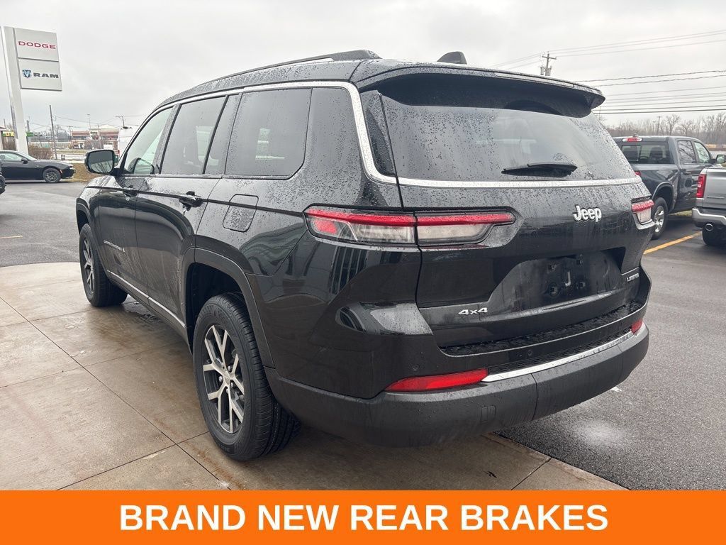 Used 2023 Jeep Grand Cherokee L Limited AWD/4WD image 4