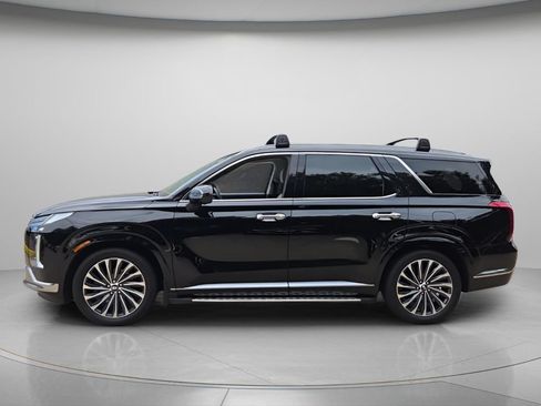 Used 2025 Hyundai Palisade Calligraphy FWD image 3