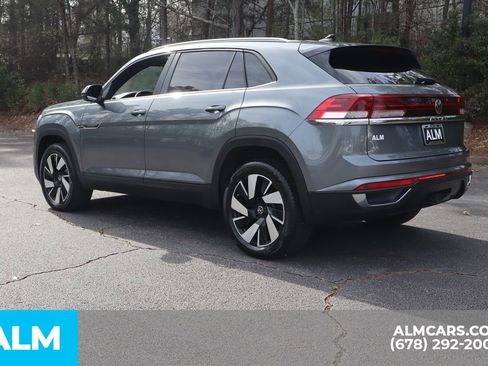 Used 2025 Volkswagen Atlas Cross Sport SE FWD image 9