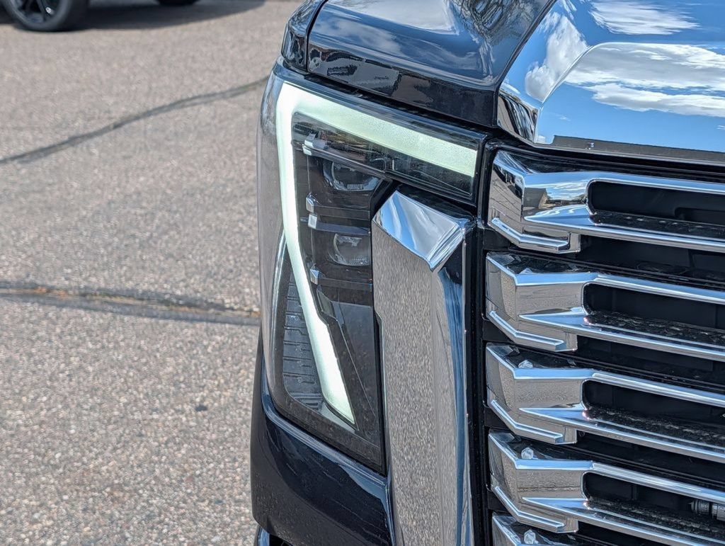New 2026 GMC Sierra 3500 Denali w/ Denali Reserve Package AWD/4WD image 4