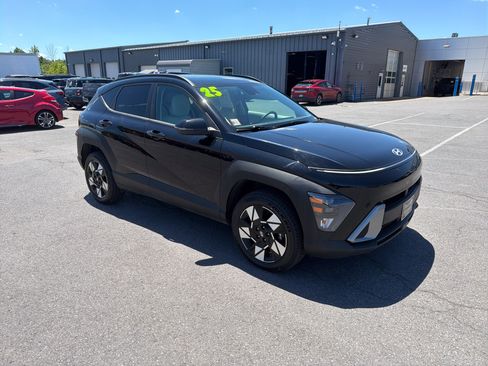Used 2025 Hyundai Kona SEL AWD/4WD image 1