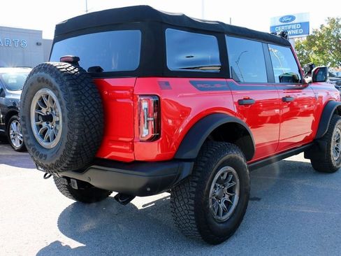 Used 2022 Ford Bronco Badlands image 5