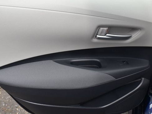 Certified 2021 Toyota Corolla LE FWD image 19