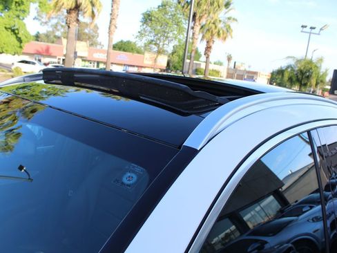 Used 2019 Mercedes-Benz GLC 300 4MATIC image 13