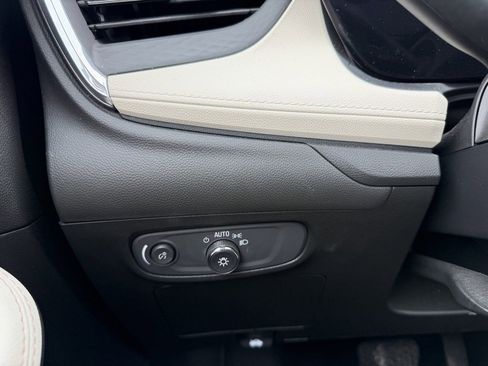 Used 2025 Buick Encore GX Avenir w/ Avenir Technology Package image 19