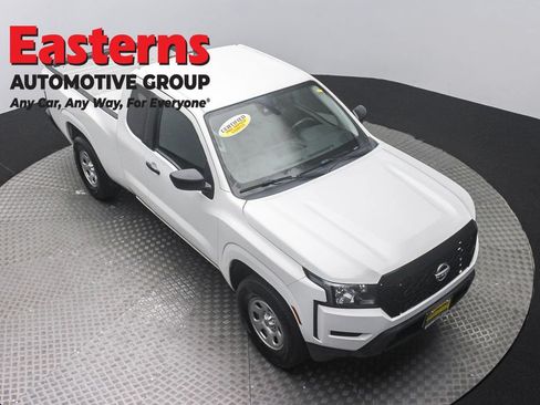 Used 2022 Nissan Frontier S RWD image 3