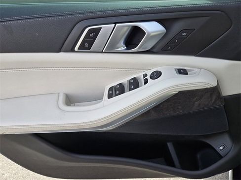 Used 2022 BMW X5 xDrive45e image 24