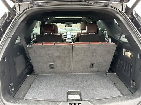 Used 2022 Ford Explorer Platinum w/ Technology Package image 11