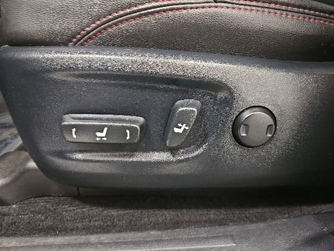 Used 2019 Toyota 4Runner TRD Off-Road Premium AWD/4WD image 16
