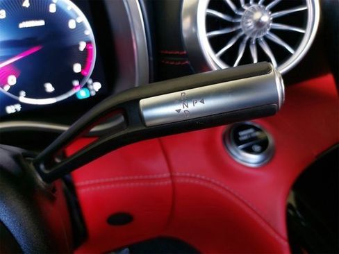 Used 2022 Mercedes-Benz SL 63 AMG 4MATIC w/ Driver Assistance Package image 20