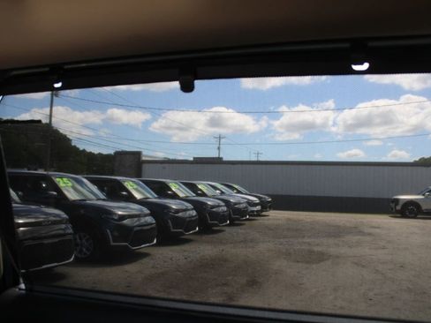 Used 2024 Kia Carnival SX FWD image 33