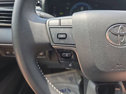 Used 2025 Toyota Camry SE w/ Convenience Package FWD image 21