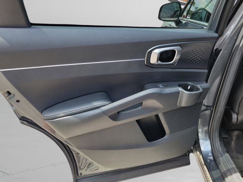 Used 2021 Kia Sorento S FWD image 11