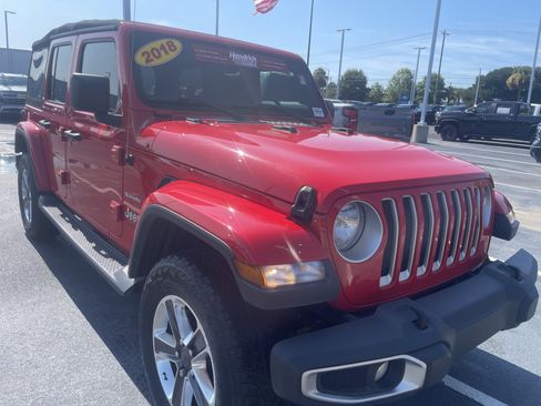 Used 2018 Jeep Wrangler Unlimited Sahara AWD/4WD image 2