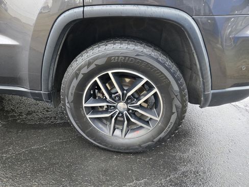 Used 2017 Jeep Grand Cherokee Trailhawk w/ Trailhawk Luxury Group image 28