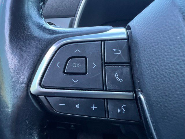 Used 2021 Toyota Highlander XLE AWD/4WD image 25