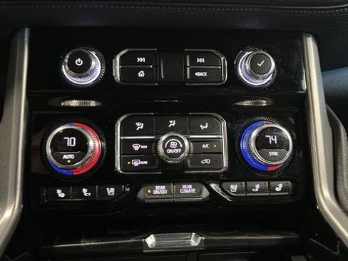 Used 2021 GMC Yukon Denali AWD/4WD image 18
