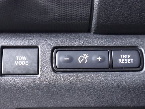 Used 2022 Nissan Frontier PRO-4X w/ Pro-4X Premium Package image 10